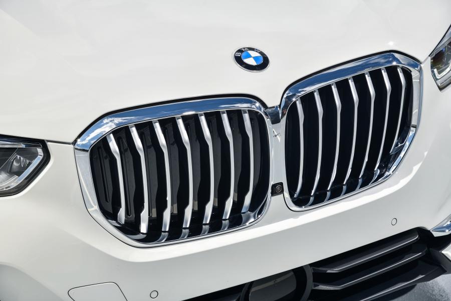 Детали экстерьера BMW X5 xDrive40i (G05) 2018 года  (WW) (фото 3 из 48)